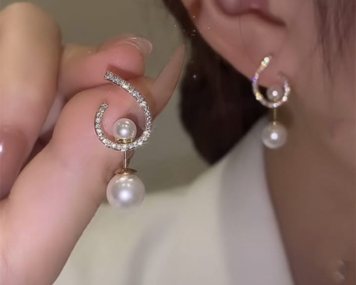 Stylish Clavicle Pendent for Girls