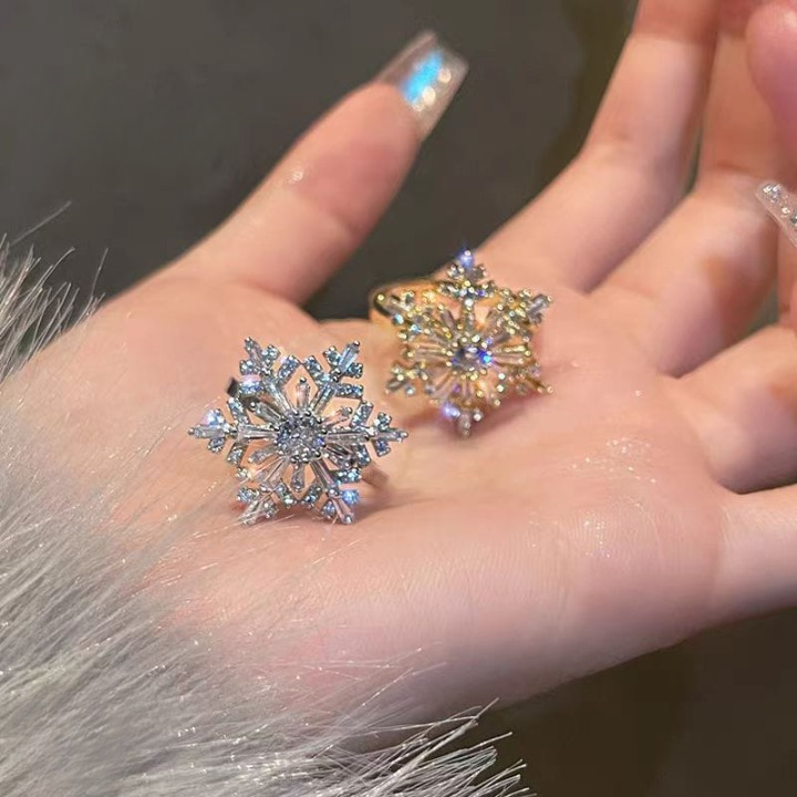 Sparkling Flower Rotating Ring – Adjustable Elegant Spinning Ring